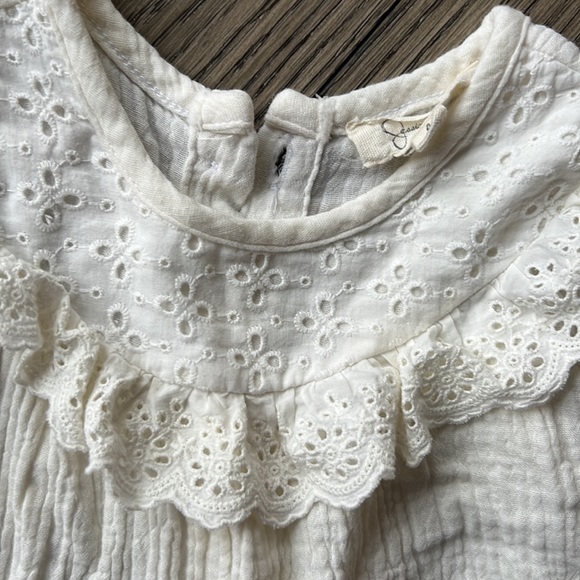 Bundle of 4 girls tops, like new condition 4T/5T plus 3 bonus. - Picture 12 of 17